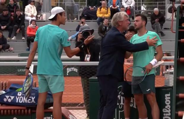 Scandal la Roland Garros » Arbitrul a coborât din scaun pentru a-i despărți pe cei doi tenismeni