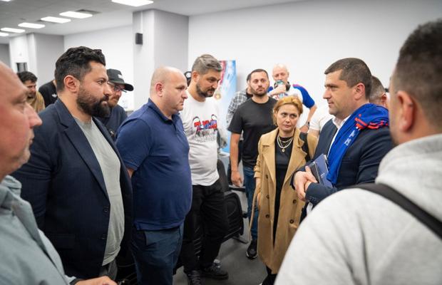 Ministrul Apărării Naționale a organizat o întâlnire cu suporterii Stelei la stadion: „Sufletul este umilit de ani de zile”