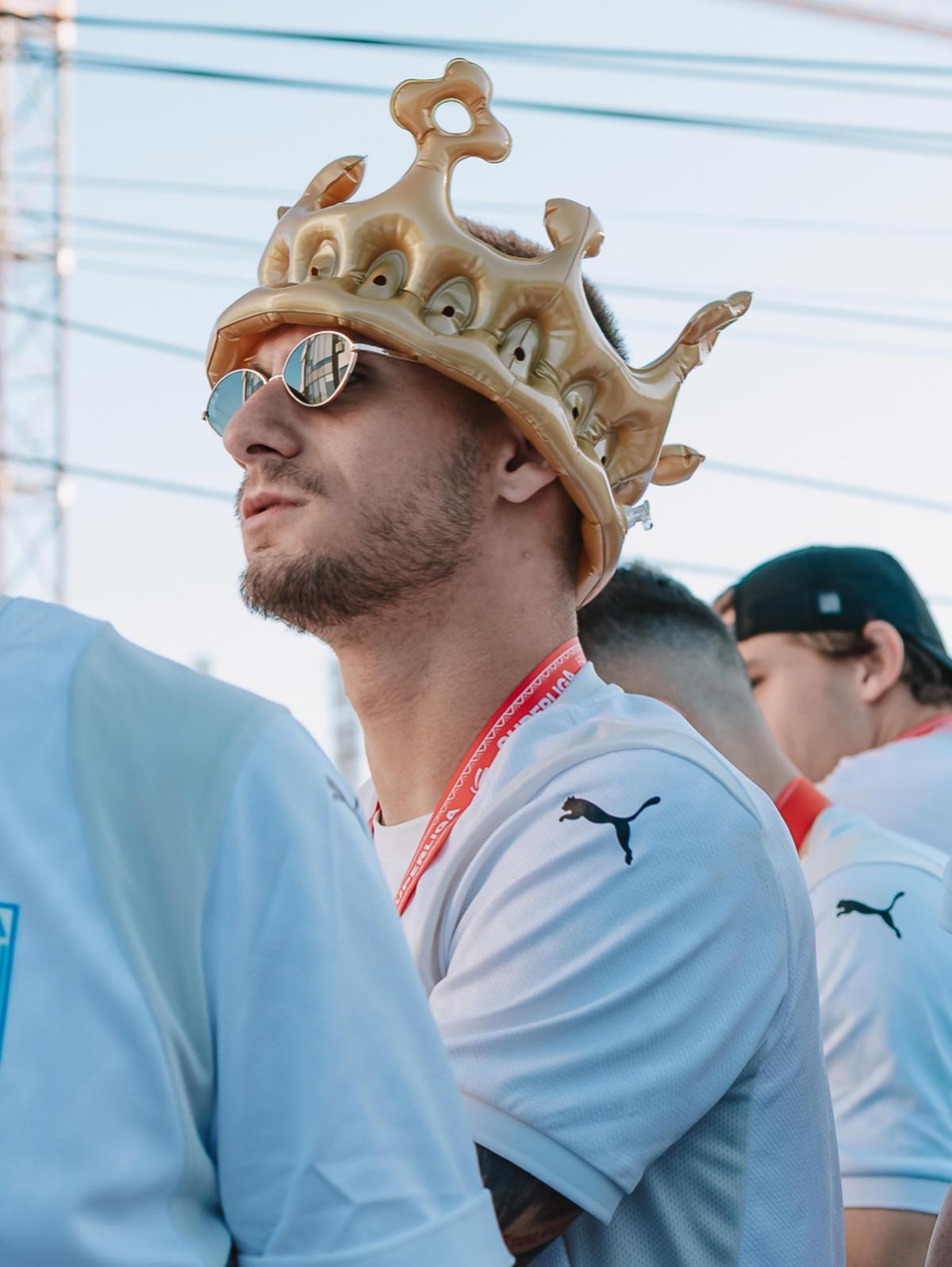 Campionii de la Craiova au imitat trendul cu ochelarii de soare