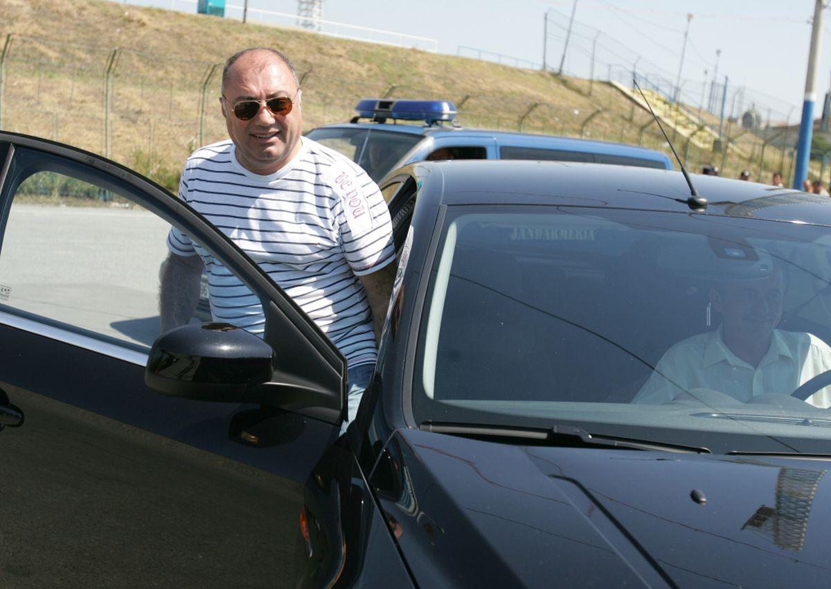 Imagini cu Antonie Solomon, fostul primar al Craiovei, implicat în trecut în „fenomenul Știința”