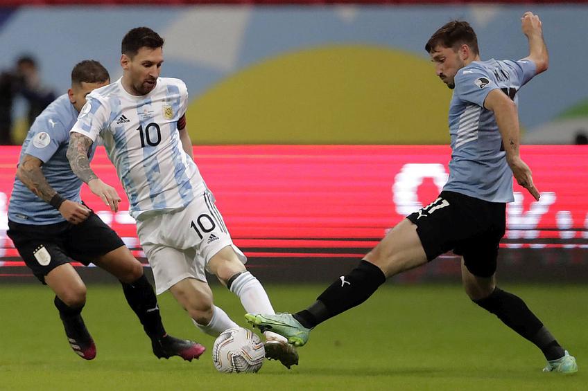 Leo Messi, pasă de gol în meciul cu Uruguay// FOTO: Imago