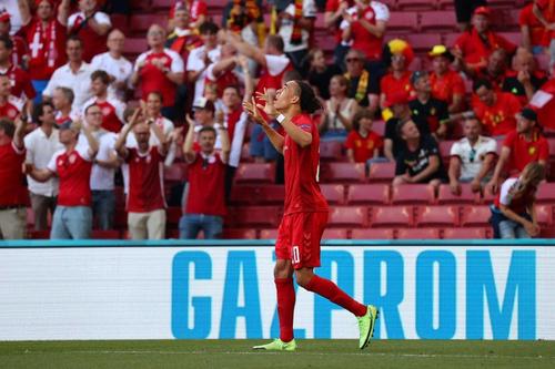 Încă un incident la Euro 2020! Un fan aproape să intre în vestiar la Belgia - Danemarca