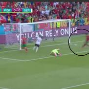 4. Ronaldo împinge mingea în poartă // foto: captură PRO TV