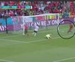 4. Ronaldo împinge mingea în poartă // foto: captură PRO TV