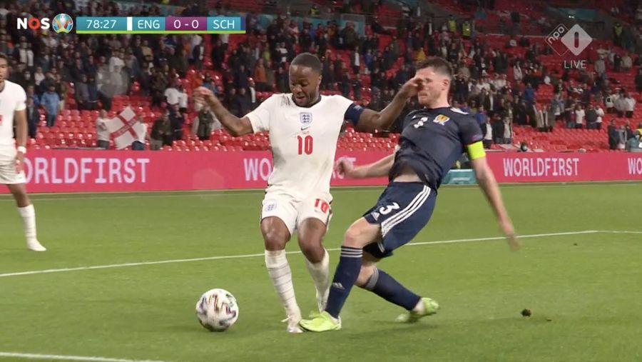 Sterling, călcat de Robertson VAR, intervenție în favoarea Spaniei la meciul cu Polonia! Anglia nu a primit penalty la o fază similară