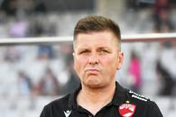 Un nou jucător de la Dinamo îl atacă pe Uhrin: „Noi intram pe teren şi jucam pe valoarea noastră. El doar stătea pe bancă”