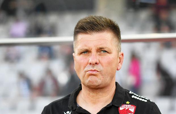 Un nou jucător de la Dinamo îl atacă pe Uhrin: „Noi intram pe teren şi jucam pe valoarea noastră. El doar stătea pe bancă”