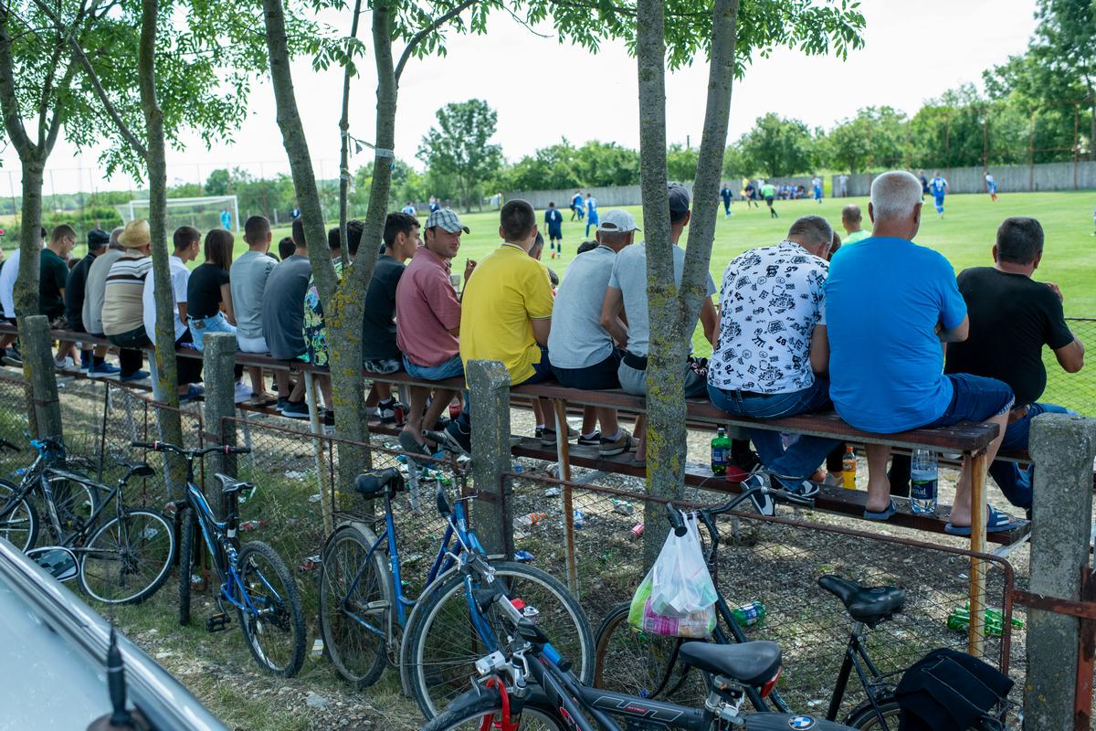 GSP a asistat la promovarea lui ACS Miroși! Sărbătoare cu alarma antiaeriană și cu o armă cu capse: „Îl împuşc pe Putin, că mi-a scumpit berea şi ţigările"