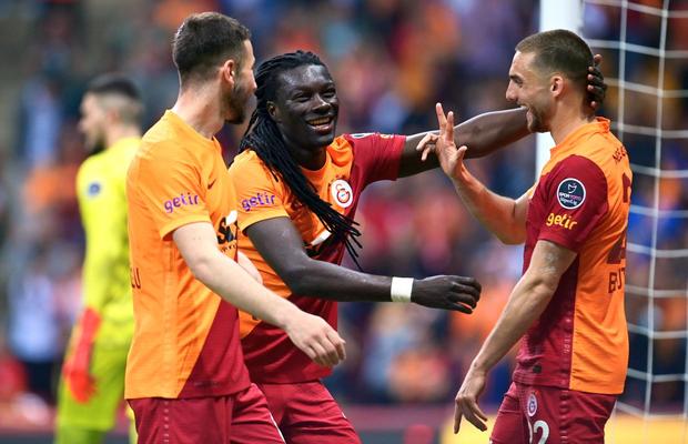 Nu l-au ales pe Hagi » Cine va fi de luni noul antrenor de la Galatasaray