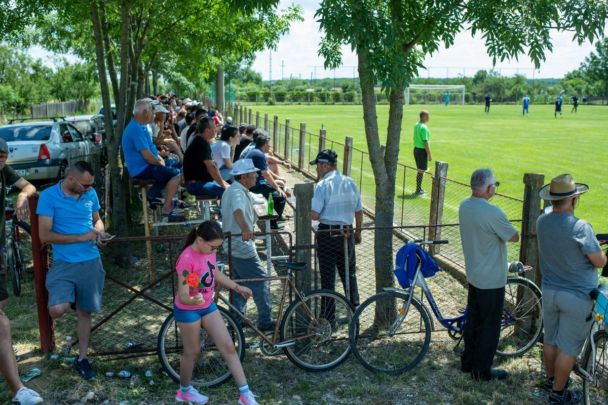 GSP a asistat la promovarea lui ACS Miroși! Sărbătoare cu alarma antiaeriană și cu o armă cu capse: „Îl împuşc pe Putin, că mi-a scumpit berea şi ţigările"