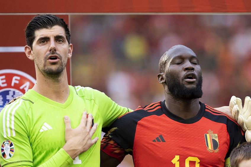 Courtois, în stânga, a boicotat naționala după ce Romelu Lukaku, în dreapta lui, a primit banderola de căpitan // foto: Imago Images