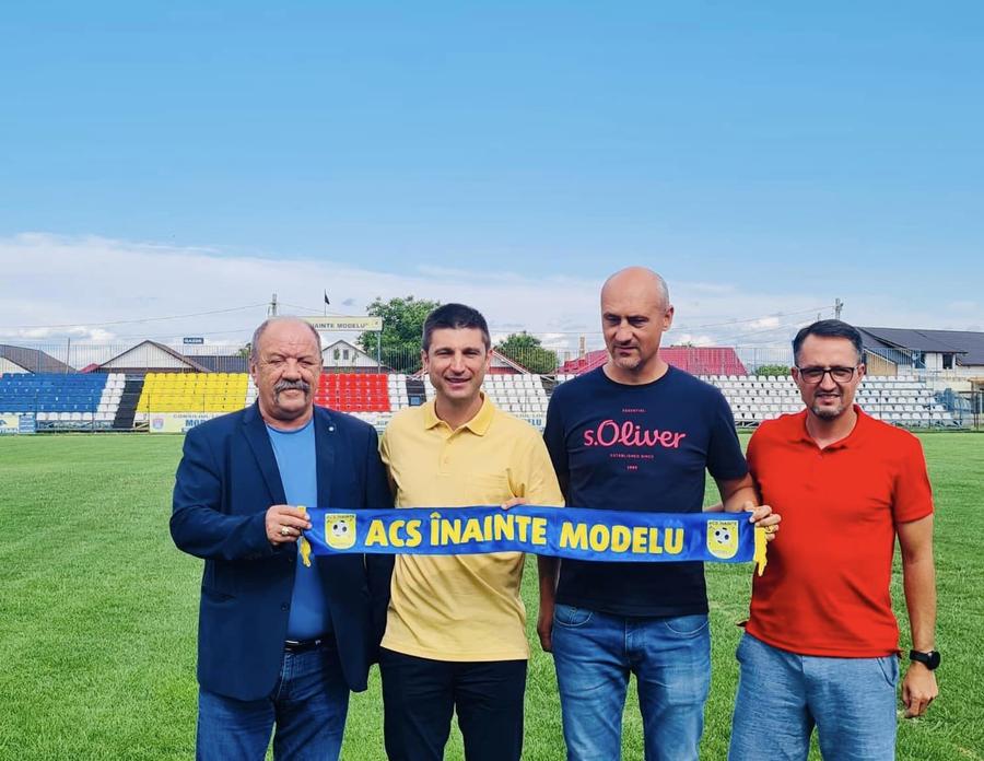 Andrei Cristea, prezentat la Înainte Modelu Andrei Cristea și-a găsit echipă după despărțirea de CS FC Dinamo: „O nouă provocare!”