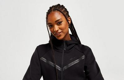 De ce sunt atât de populare articolele vestimentare din colecția Nike Tech Fleece?