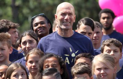 Zinedine Zidane a plâns la o acțiune caritabilă » E ambasadorul unei asociații care sprijină copiii bolnavi de cancer și familiile lor