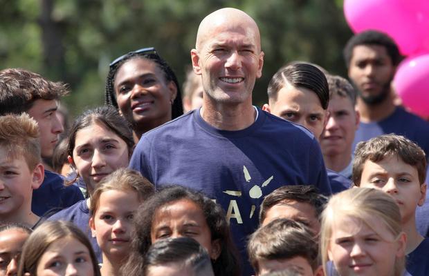 Zinedine Zidane a plâns la o acțiune caritabilă » E ambasadorul unei asociații care sprijină copiii bolnavi de cancer și familiile lor