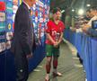 Ales „omul meciului” Portugalia - Cehia, a venit la interviuri cu trofeul în brațe