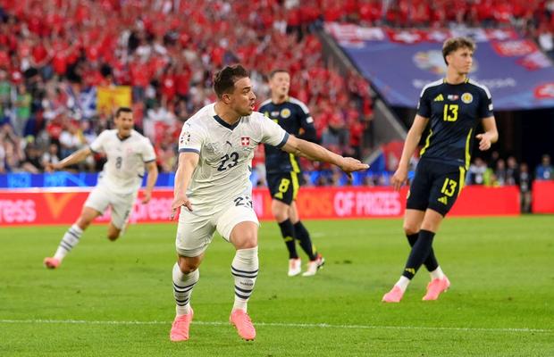 Ronaldo nu va dori să vadă asta » Două borne incredibile atinse de Shaqiri în Scoția - Elveția