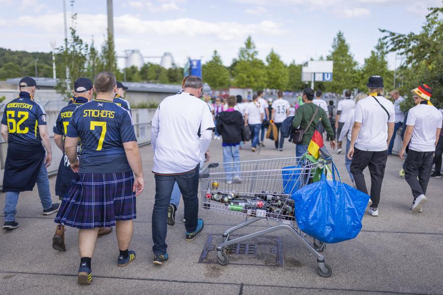 GSP.RO a fost pe stadion la Germania - Ungaria » 10 detalii din Stuttgart: pază suplimentară pentru Viktor Orban, bișnițari supărați și boicotul maghiarilor