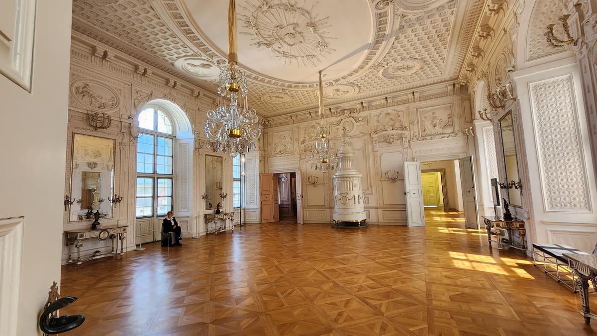 Pe urmele lui Napoleon » Dormitorul lui Bonaparte din palatul somptuos din Wurzburg, păstrat în starea lui originală
