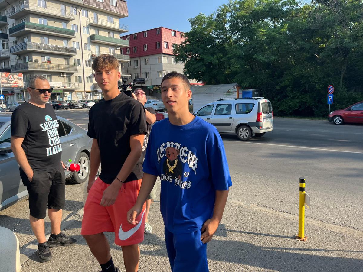Jucătorii de la FCSB au efectuat vizita medicală  » Fostul dinamovist Dennis Politic a fost prezent, apariția zilei pentru Ștefănescu