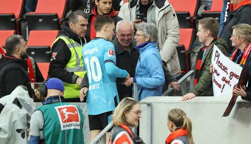 Florian Wirtz împreună cu părinții Hans și Karin (cu ochelari) / Foto: Imago