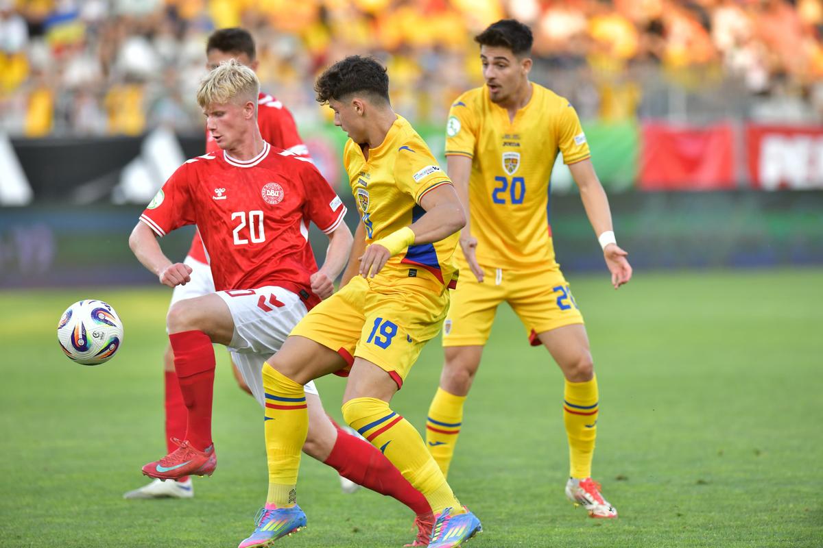 A înscris un gol superb și a celebrat ca Ronaldo! Cine este marcatorul golului României U19 în partida cu Danemarca U19