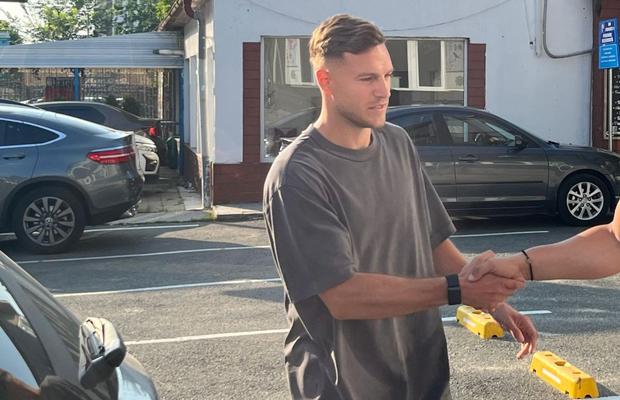 Jucătorii de la FCSB au efectuat vizita medicală  » Fostul dinamovist Dennis Politic a fost prezent, apariția zilei pentru Ștefănescu