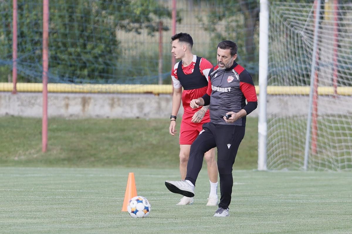 5 detalii de la pregătirea lui Dinamo: cine s-a pregătit separat, cum s-a integrat Musi + A venit și jucătorul care vrea să plece