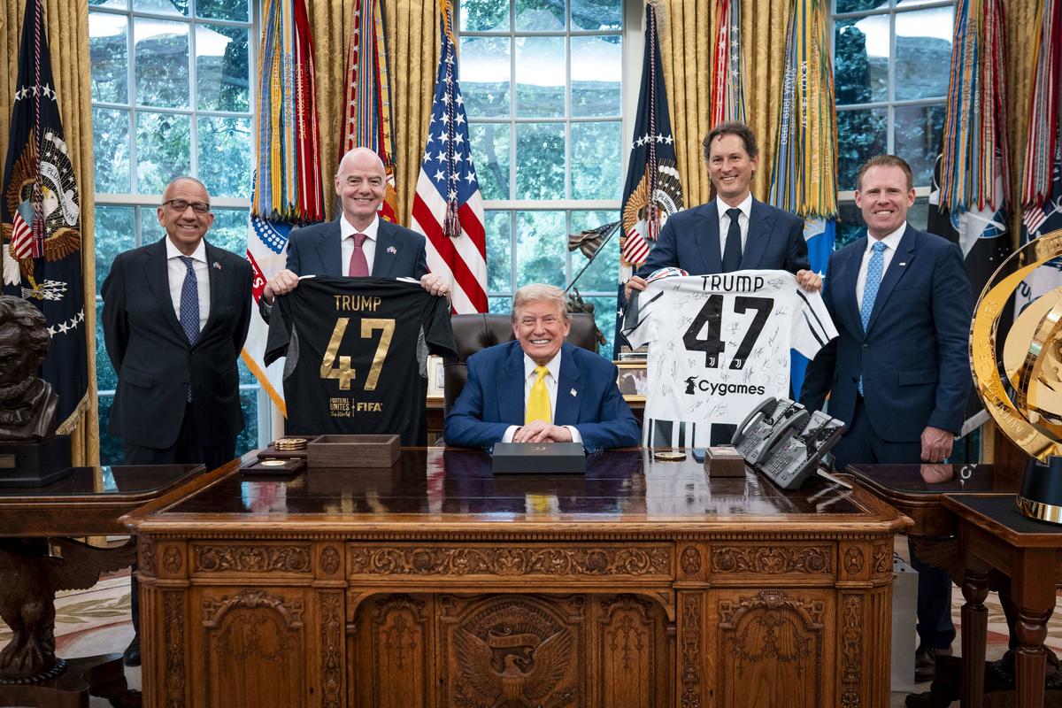 De față cu jucătorii lui Juventus, Trump a vorbit despre războiul Israel - Iran și femeile transgender: întrebarea care i-a amuțit pe italieni