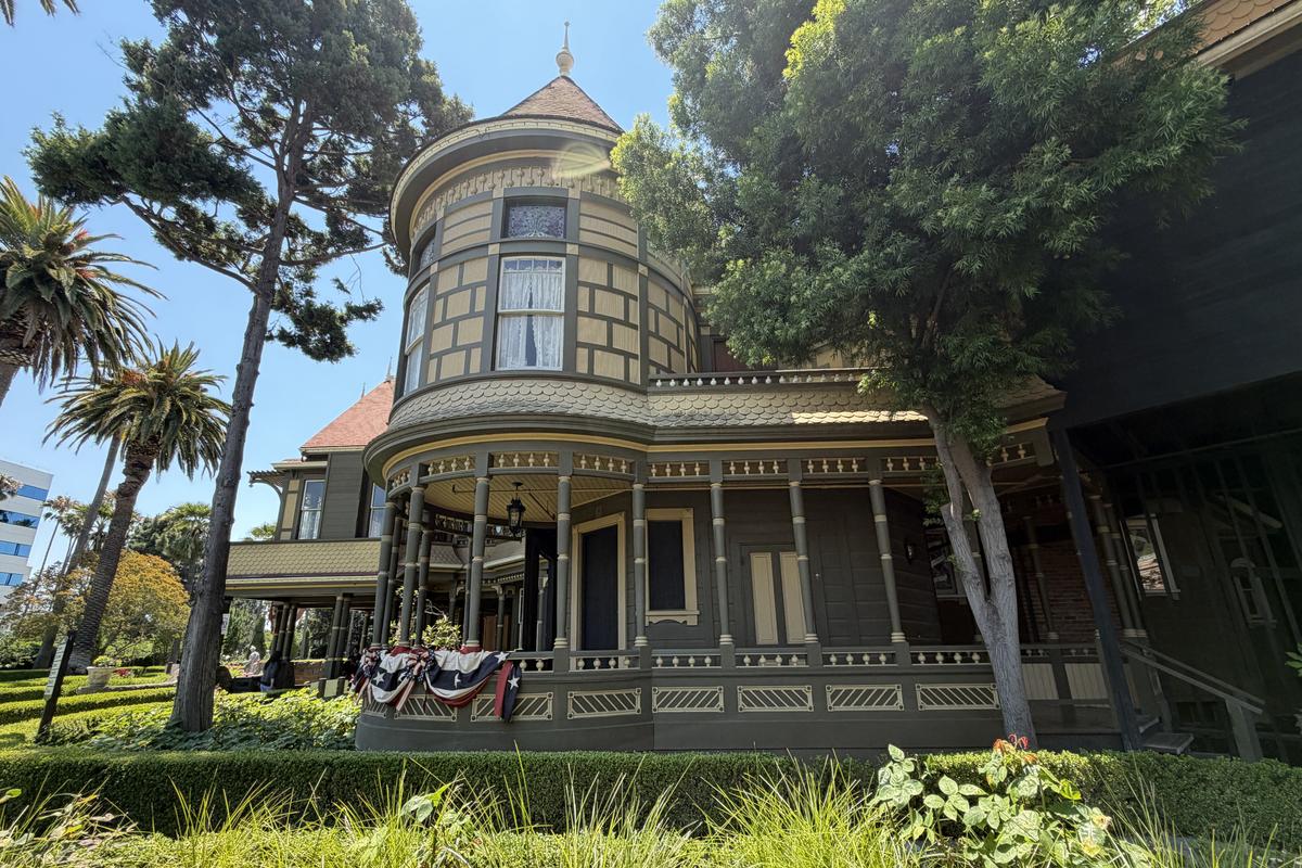 Casa misterelor