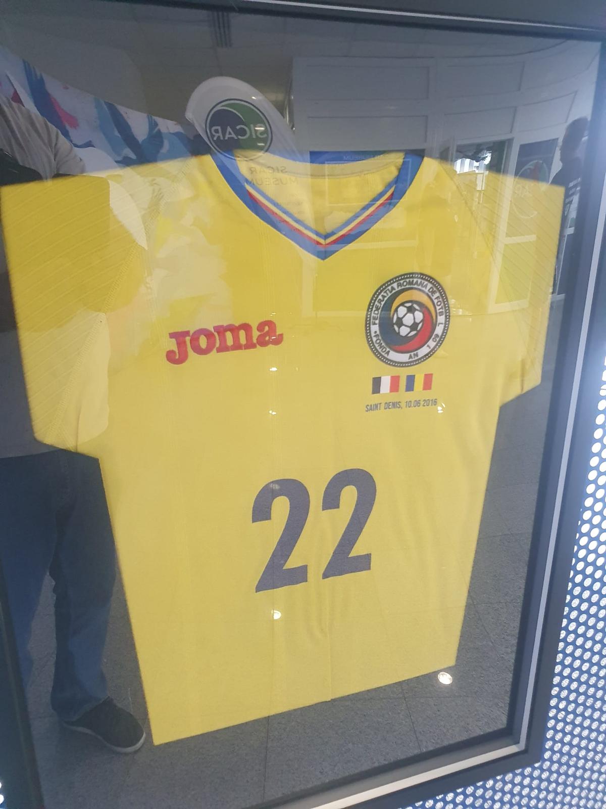 Messi, Ronaldo, Hagi și Yamal, zeci de mii de euro pentru noul Muzeu al Sportului din România! + El e omul care deține tricourile de Mondiale ale lui Adi Ilie și Prunea