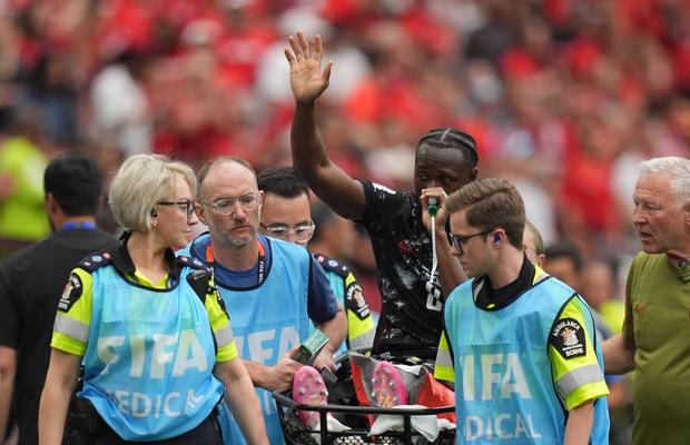Ismael Kone, prima fotografie din spital » Dar nu arată bine