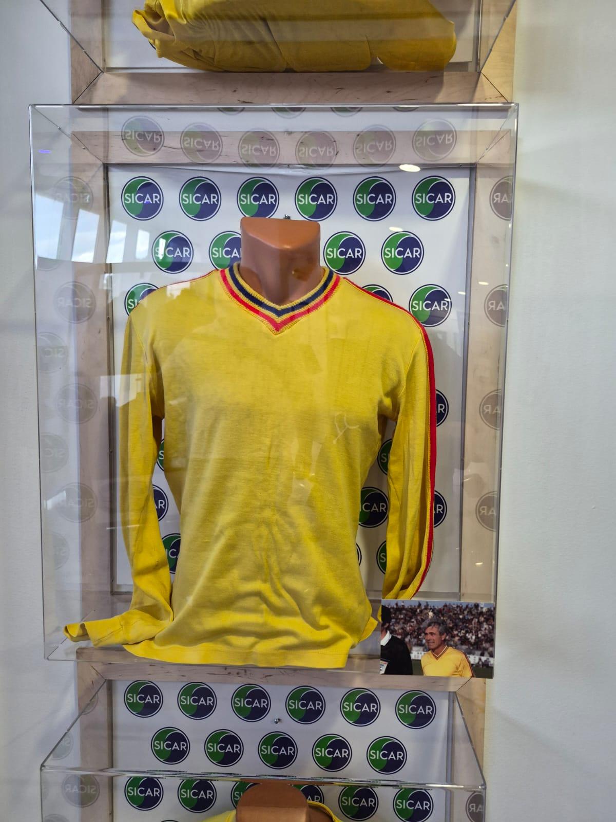 Messi, Ronaldo, Hagi și Yamal, zeci de mii de euro pentru noul Muzeu al Sportului din România! + El e omul care deține tricourile de Mondiale ale lui Adi Ilie și Prunea