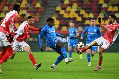 Steven Nsimba și Maxime Sivis, doi dintre cei mai de succes jucători transferați în Superligă din eșaloanele inferioare ale Franței // foto: Imago