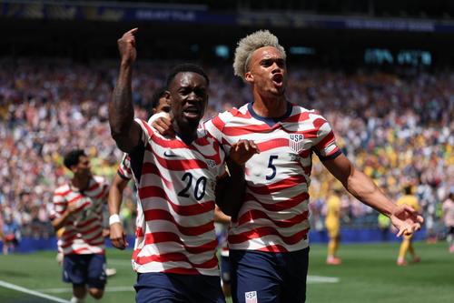 Antonee Robinson (dreapta) // Foto: Imago Images