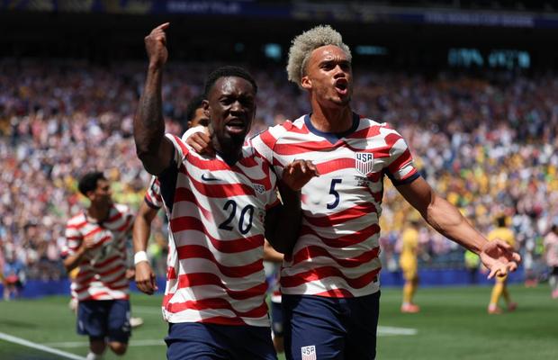 SUA - Australia: noua regulă impusă de FIFA la schimbări a fost aplicată pentru prima oară! Americanii, penalizați