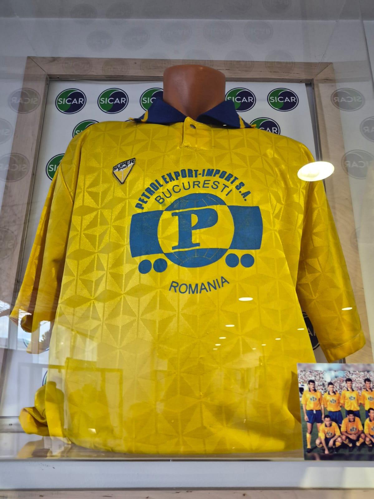 Messi, Ronaldo, Hagi și Yamal, zeci de mii de euro pentru noul Muzeu al Sportului din România! + El e omul care deține tricourile de Mondiale ale lui Adi Ilie și Prunea
