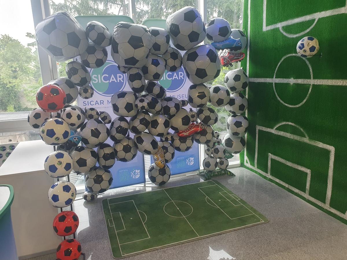 Messi, Ronaldo, Hagi și Yamal, zeci de mii de euro pentru noul Muzeu al Sportului din România! + El e omul care deține tricourile de Mondiale ale lui Adi Ilie și Prunea