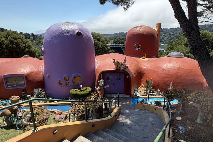 Casa „Familiei Flintstone” FOTO: Ionuț Iordache (GSP)