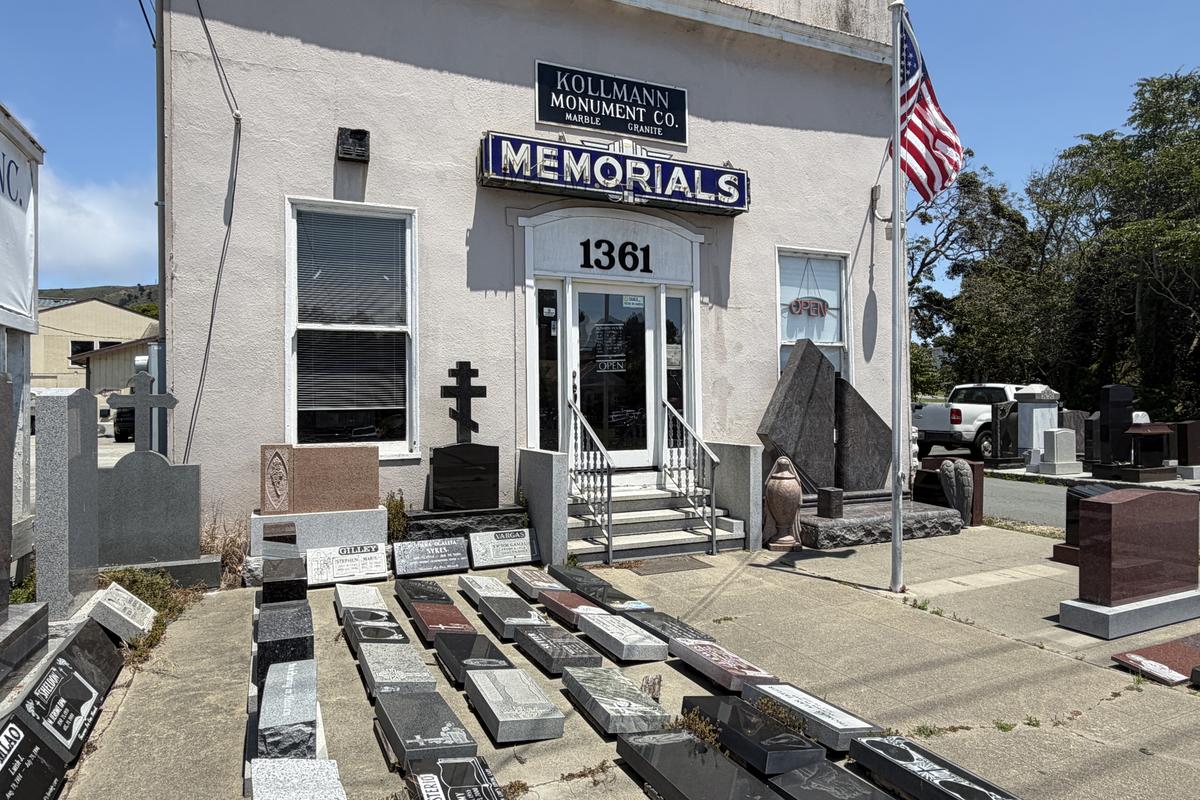 Imagini din Colma