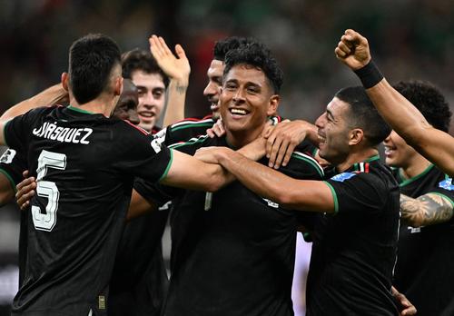 Luis Romo a declanșat sărbătoarea în Mexic după golul marcat în meciul al doilea din grupă cu Coreea de Sud (1-0) / Foto: Imago