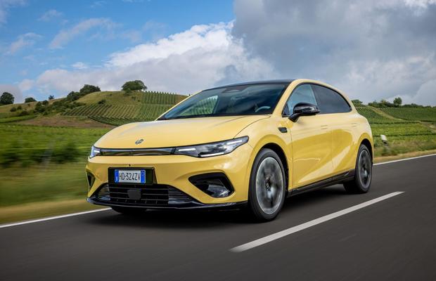 Leapmotor lansează modelul B05, noul hatchback de segment C. Un nou nivel al mobilității electrice sportive