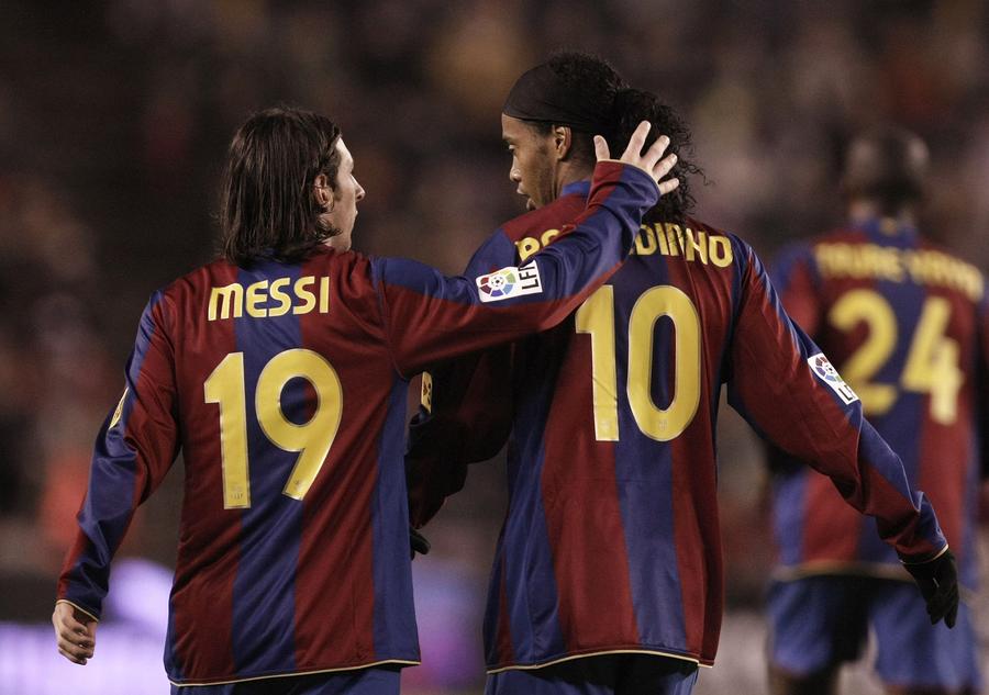 Fotbalistul care a refuzat să uite că e doar un joc » Ronaldinho, zâmbetul care a schimbat o generație la Cupa Mondială