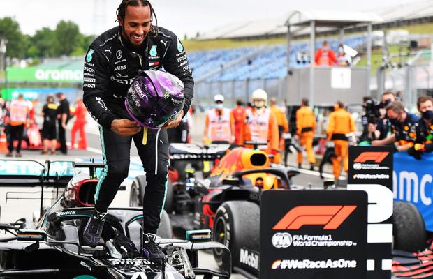 FORMULA 1. FOTO Lewis Hamilton, a 8-a victorie pe circuitul de la Hungaroring