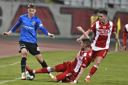 Marco Ehmann (centru) nu va juca cu FC Voluntari // foto: Imago