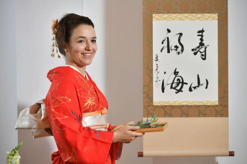 Laura Ilie arătând ca o adevărată japoneză // FOTO Cristi Preda