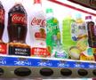 Bidoane cu diverse băuturi în centrul de presă, foto: Imago