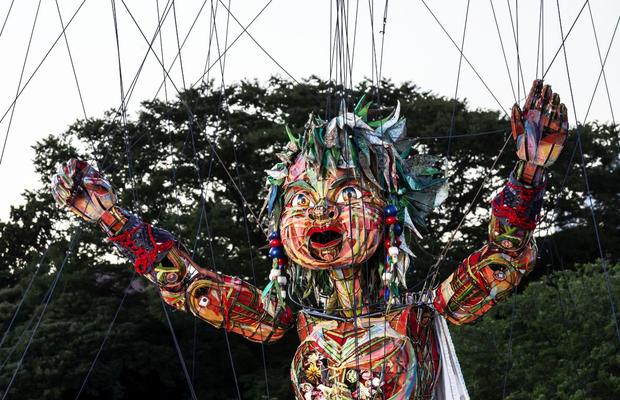 Păpușa gigantică ajunsă pe străzile din Tokyo » Ce semnificație are