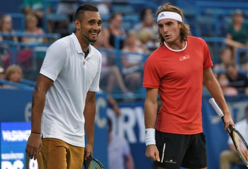 Kyrgios îl atacă pe Tsitsipas