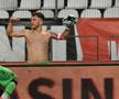 Gazonul din „Groapă”, al 12-lea jucător » Cum a marcat Sorescu golul #2 + gestul către suporteri după golul #3